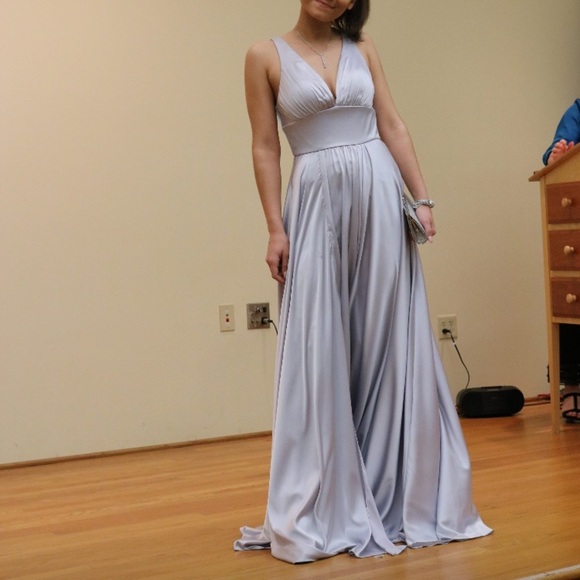 Red Satin V-Neck Prom Pageant Dress - Picture 4 of 7